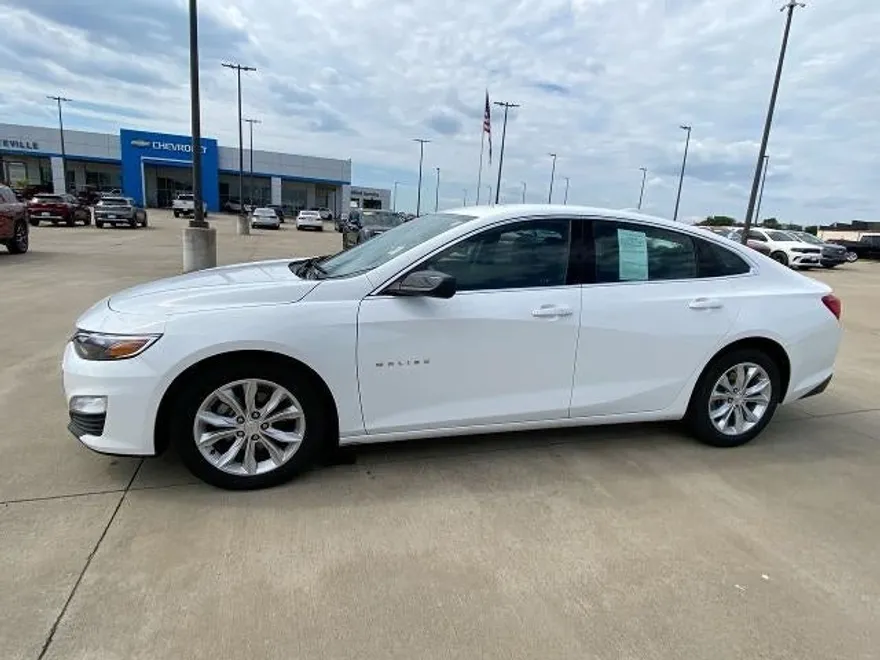 2023 Chevrolet Malibu 1LT photo 1
