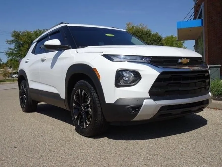 2022 Chevrolet Trailblazer LT photo 1