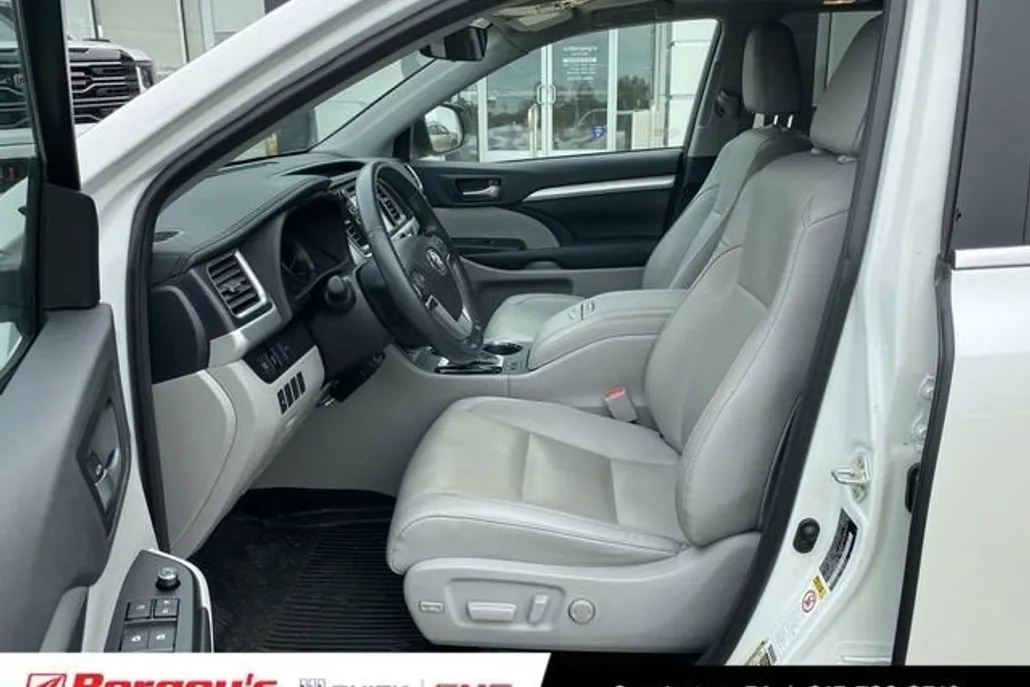 2019 Toyota Highlander XLE photo 1
