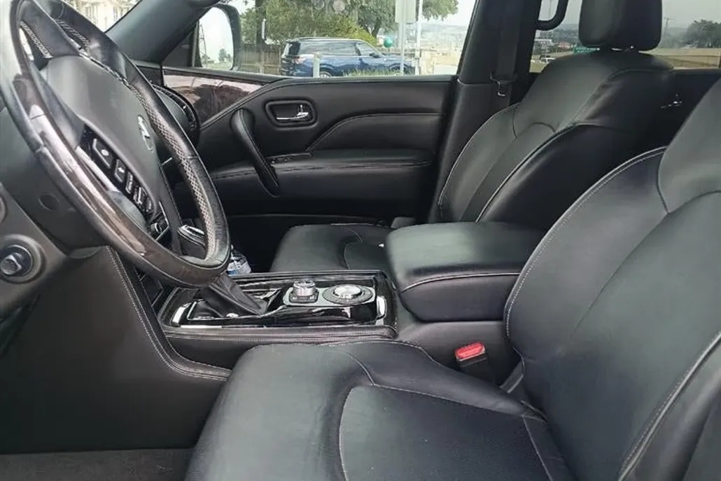2020 Infiniti QX80 Luxe photo 1