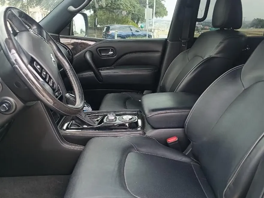 2020 Infiniti QX80 Luxe photo 1
