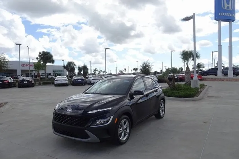 2023 Hyundai Kona SEL photo 1