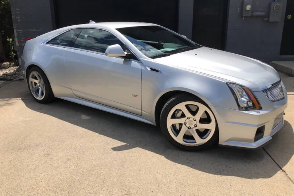 2011 Cadillac CTS V photo 1