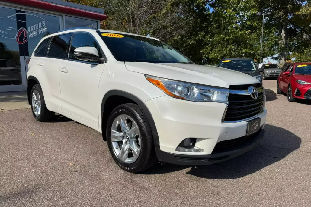 2016 Toyota Highlander Limited photo 1