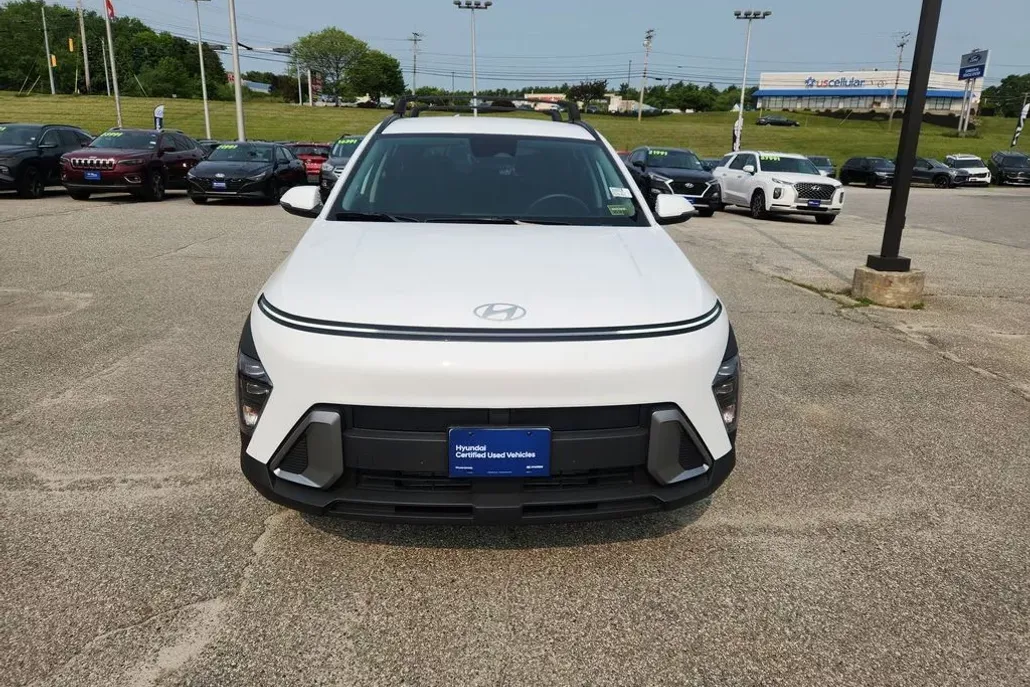 2025 Hyundai Kona SEL photo 1