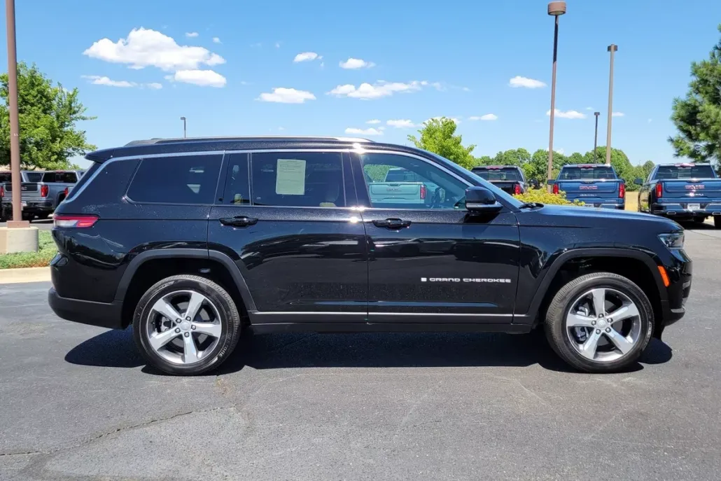 2025 Jeep Grand Cherokee Limited photo 1