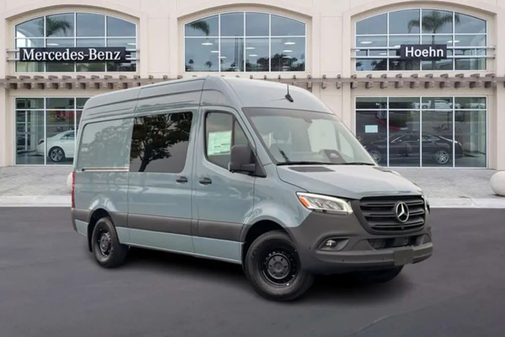 2025 Mercedes Benz Sprinter 2500 photo 1