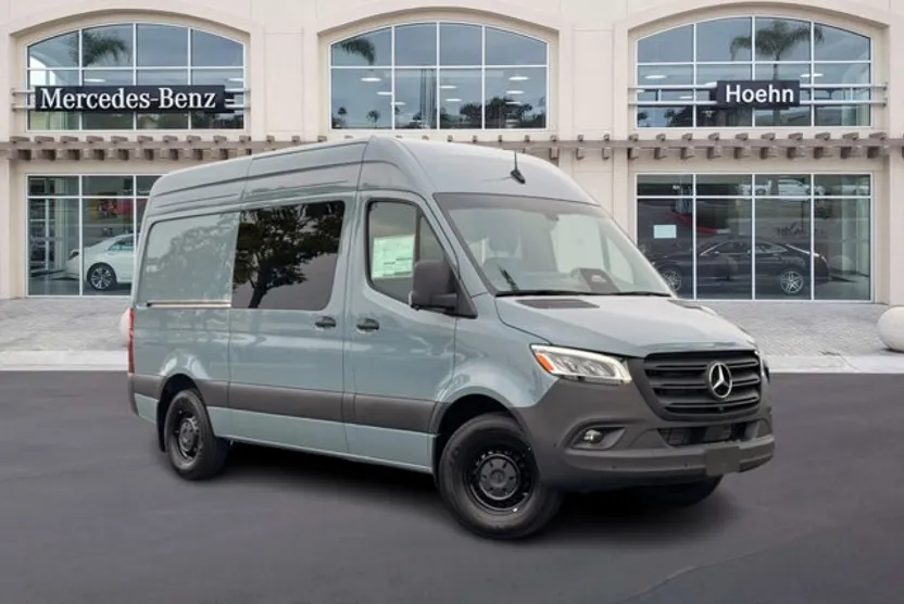 2025 Mercedes Benz Sprinter 2500 photo 1