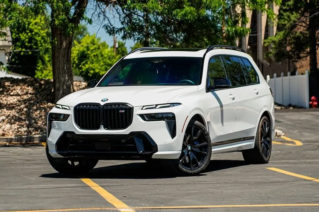 2023 Bmw X7 M60i photo 1