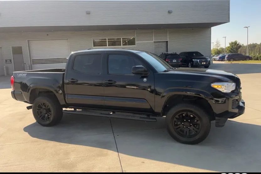 2019 Toyota Tacoma SR5 photo 1