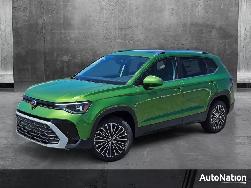 2025 Volkswagen Taos SE photo 1