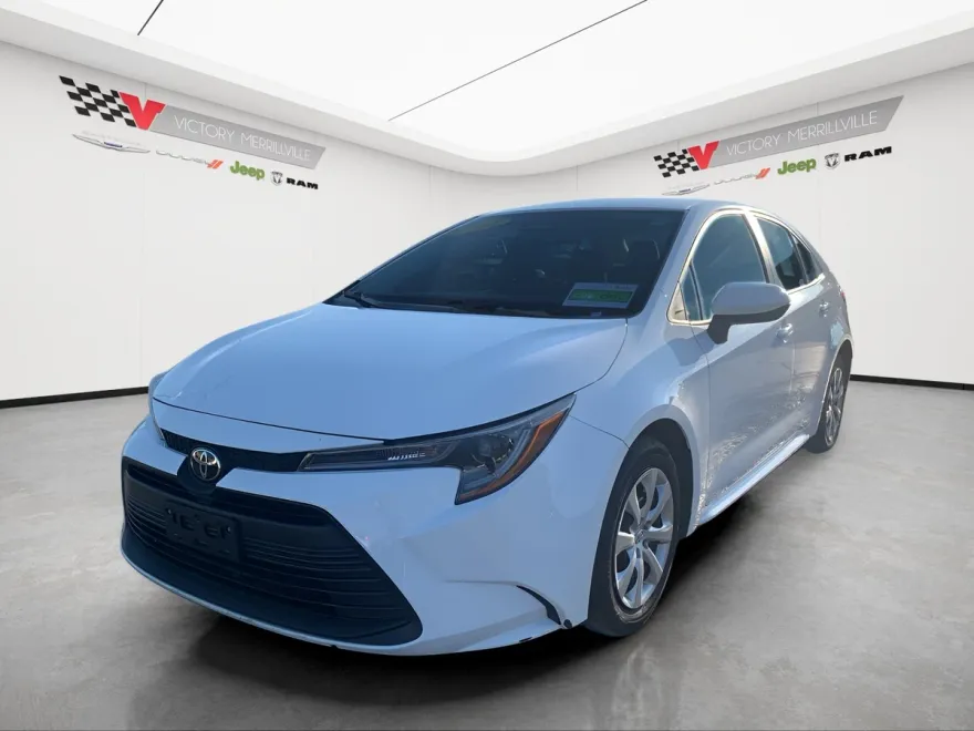 2024 Toyota Corolla LE photo 1
