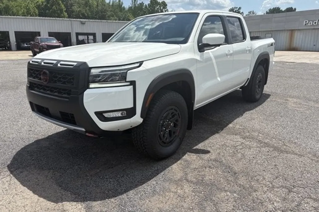 2025 Nissan Frontier PRO-4X photo 1