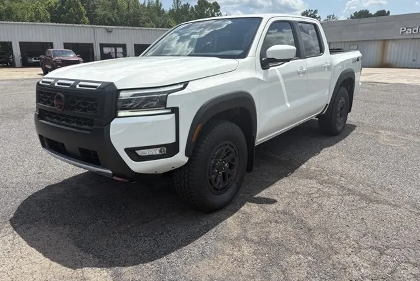 2025 Nissan Frontier PRO-4X photo 1