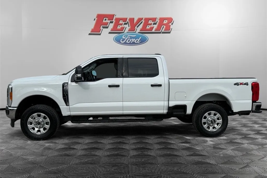 2023 Ford F-250 photo 1