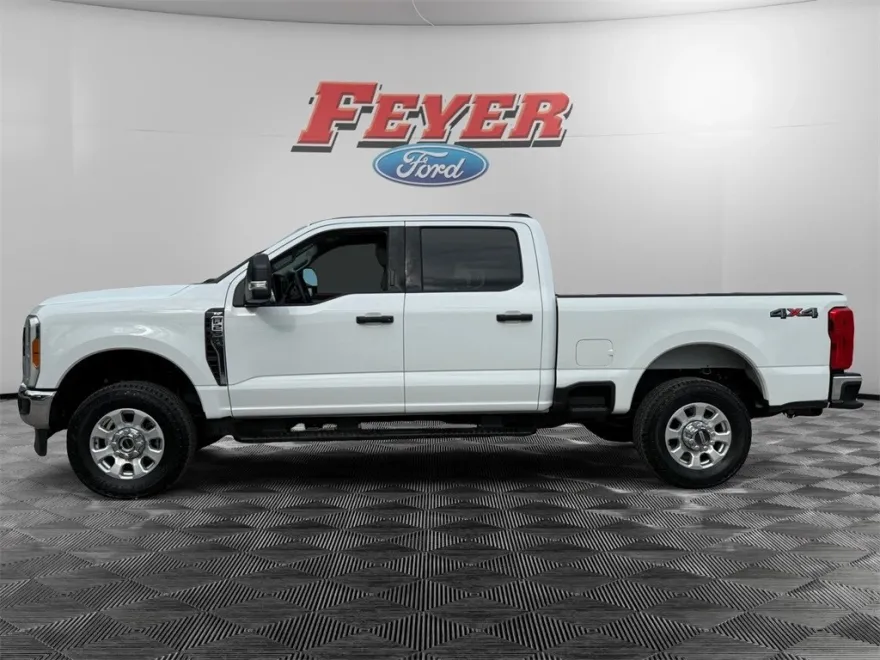 2023 Ford F-250 photo 1