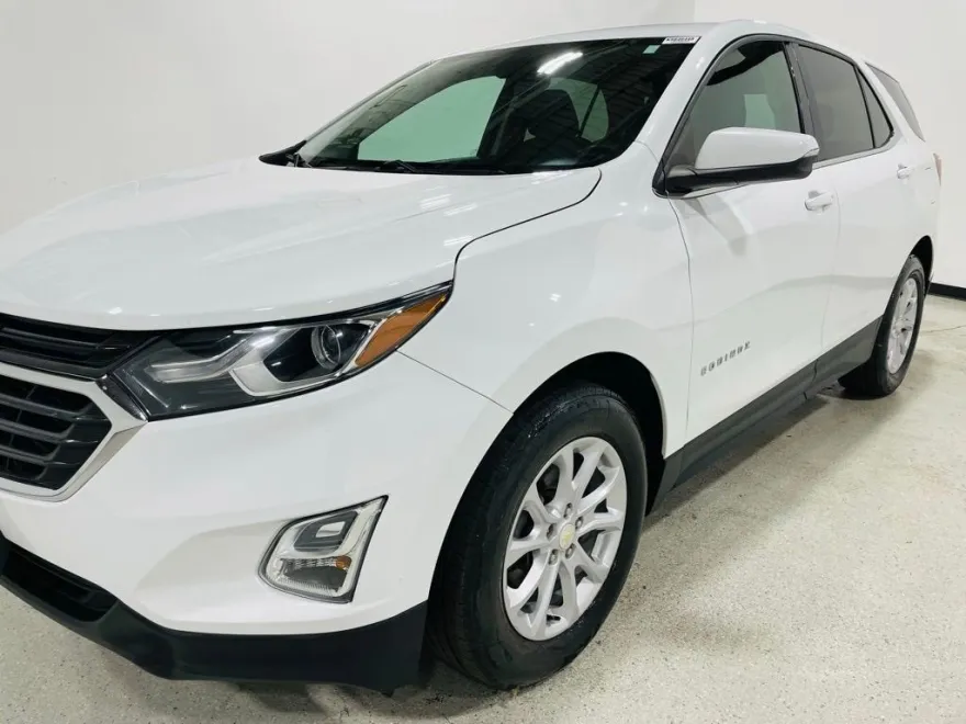 2019 Chevrolet Equinox LT photo 1