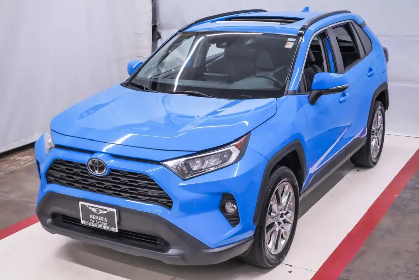2021 Toyota RAV4 XLE Premium photo 1