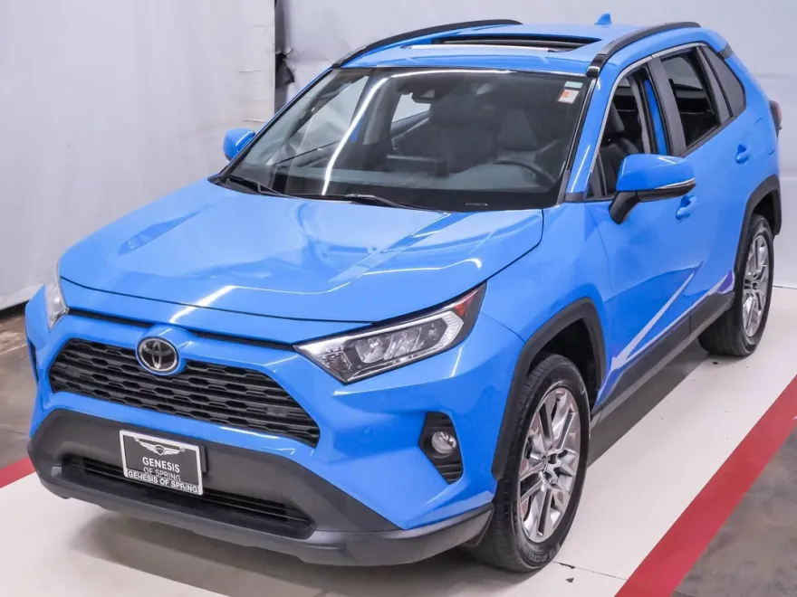 2021 Toyota RAV4 XLE Premium photo 1
