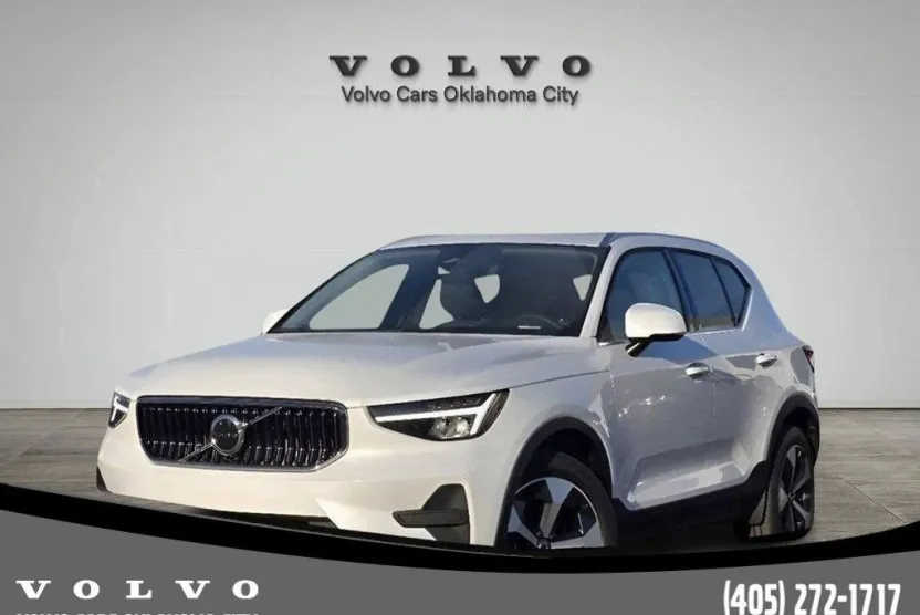 2025 Volvo XC40 Core photo 1