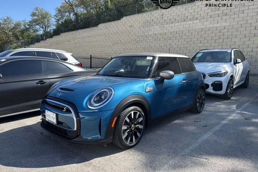 2024 Mini Cooper 2 Door Hardtop photo 1