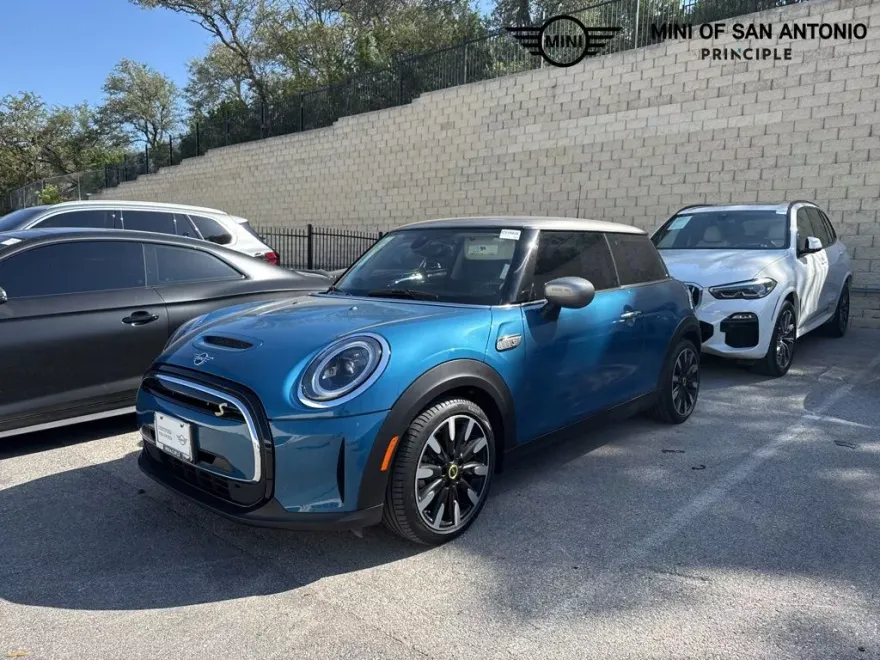 2024 Mini Cooper 2 Door Hardtop photo 1