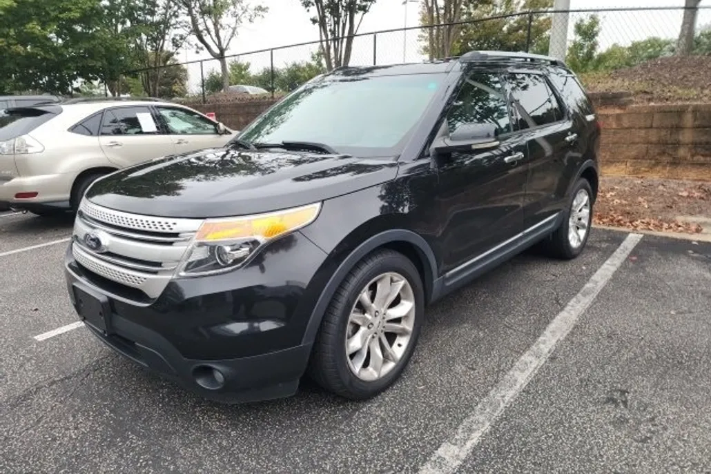 2013 Ford Explorer XLT photo 1