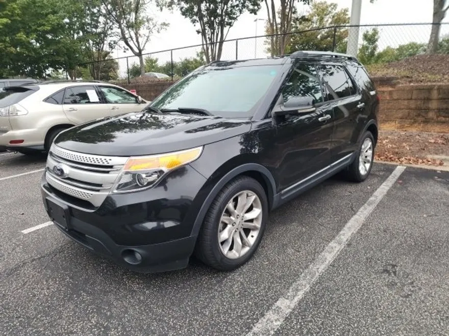 2013 Ford Explorer XLT photo 1