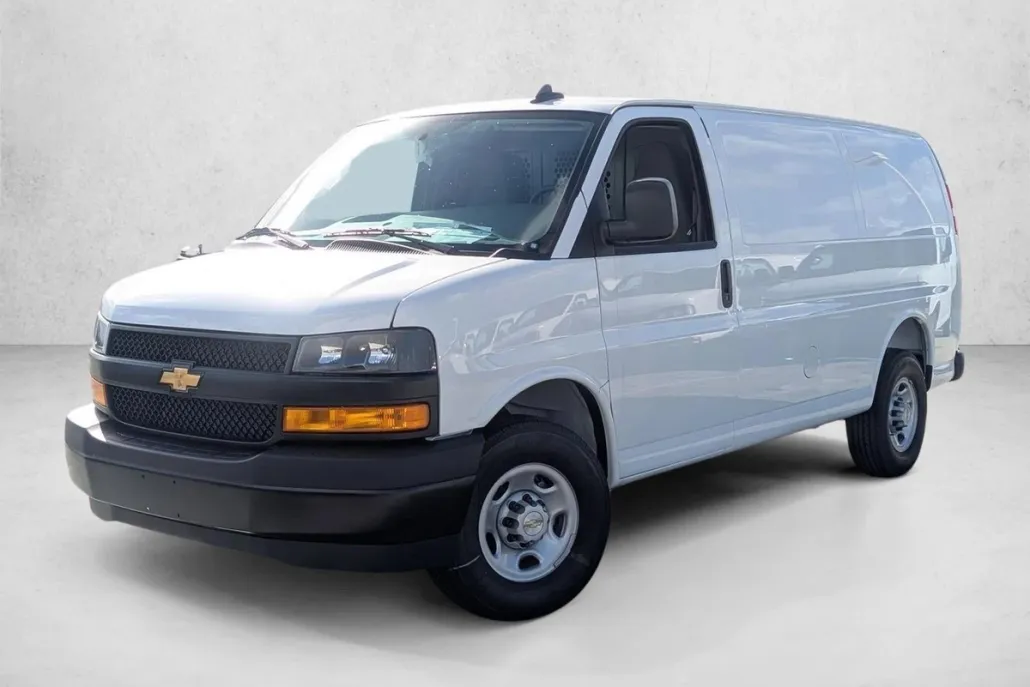 2025 Chevrolet Express Cargo 2500 Base photo 1