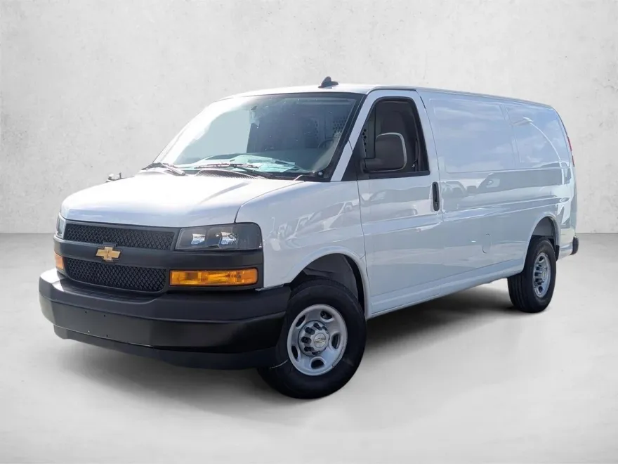 2025 Chevrolet Express Cargo 2500 Base photo 1