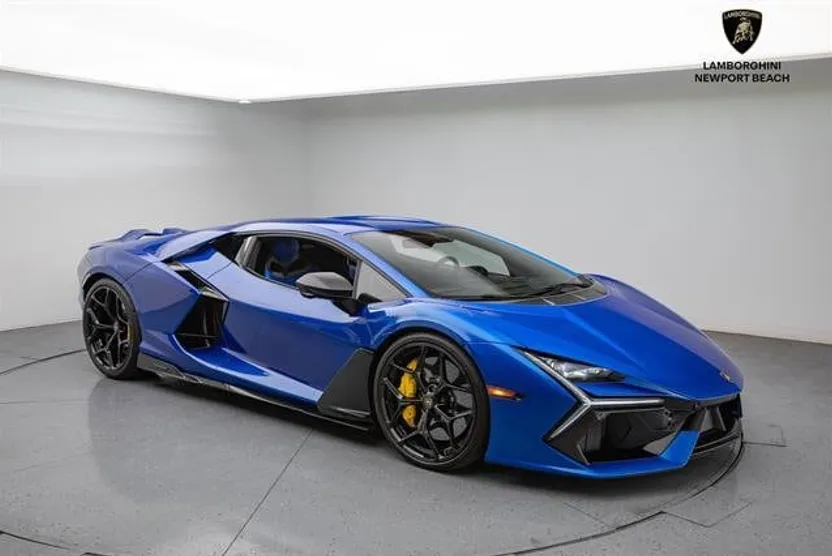 2024 Lamborghini Revuelto photo 1