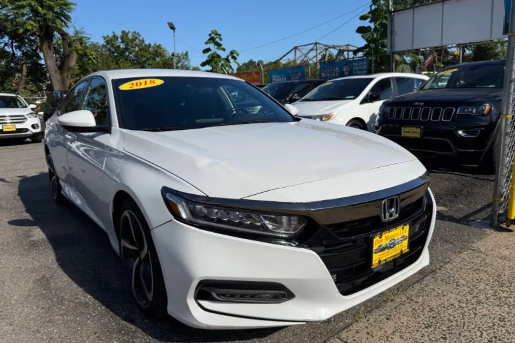 2018 Honda Accord Sport photo 1