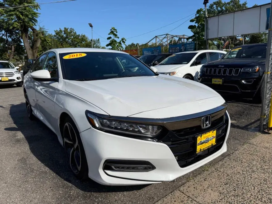 2018 Honda Accord Sport photo 1