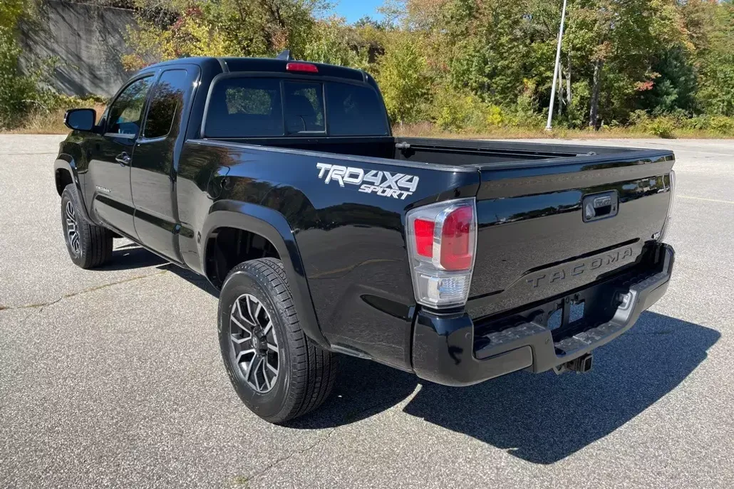 2021 Toyota Tacoma TRD Sport photo 1