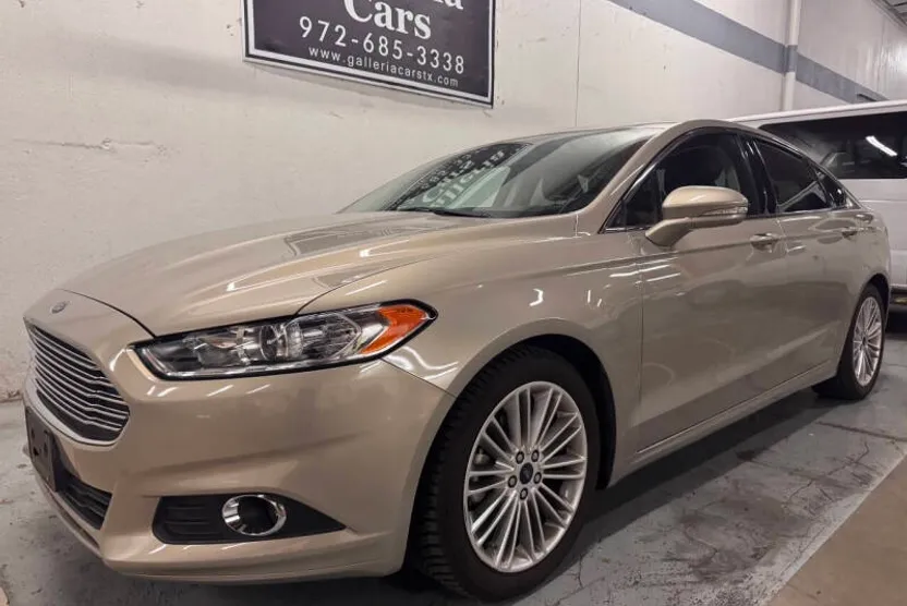2016 Ford Fusion SE photo 1