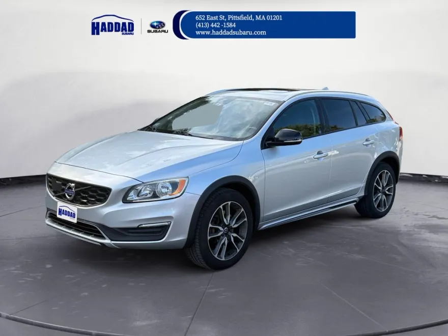 2017 Volvo V60 Cross Country T5 AWD photo 1