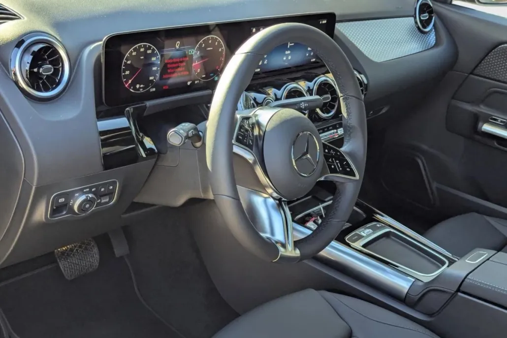 2026 Mercedes Benz GLA 250 photo 1