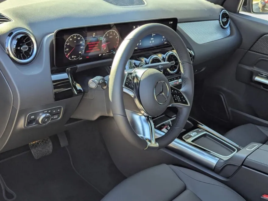 2026 Mercedes Benz GLA 250 photo 1