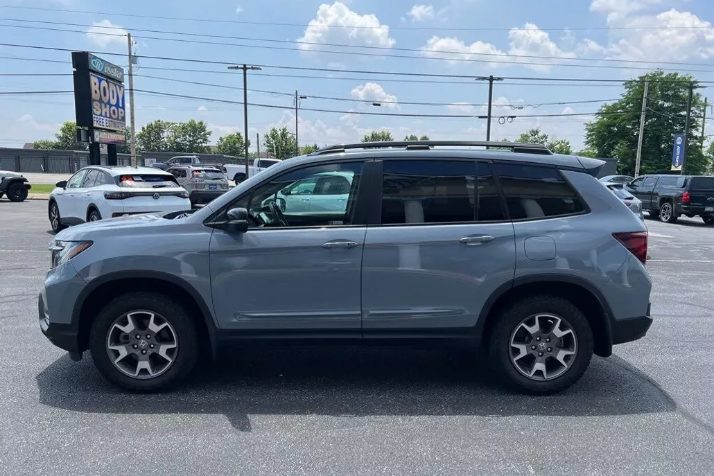 2022 Honda Passport TrailSport photo 1