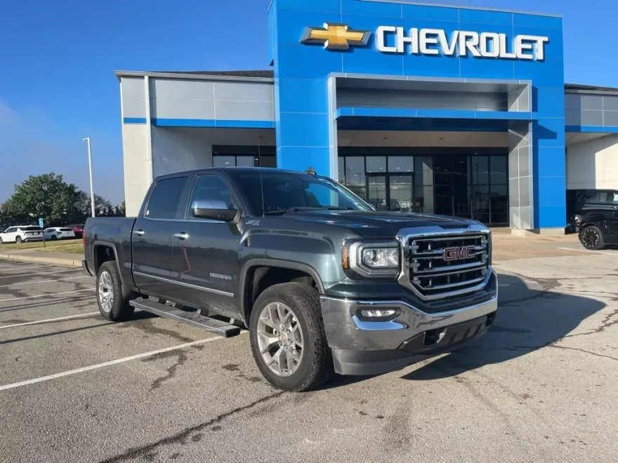 2017 Gmc Sierra 1500 SLT photo 1