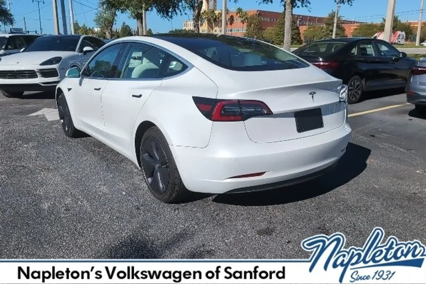 2019 Tesla Model 3 Standard Range Plus photo 1