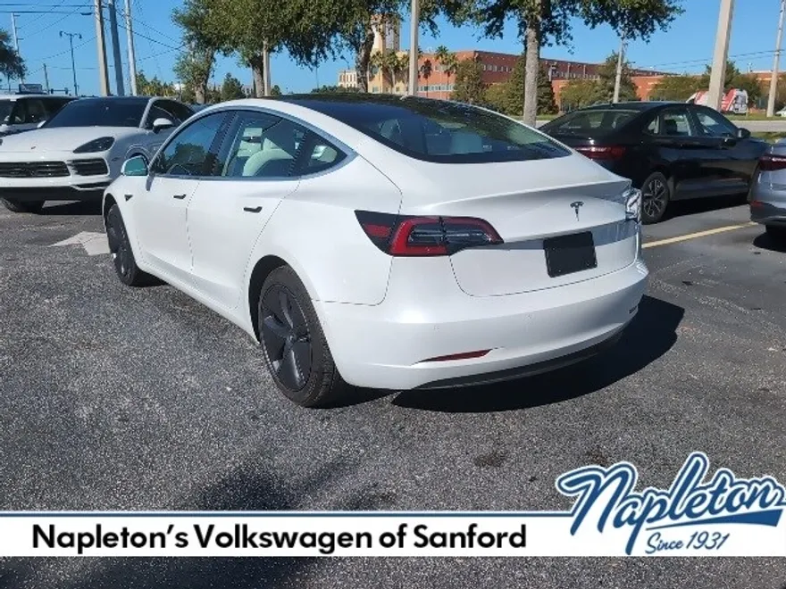 2019 Tesla Model 3 Standard Range Plus photo 1