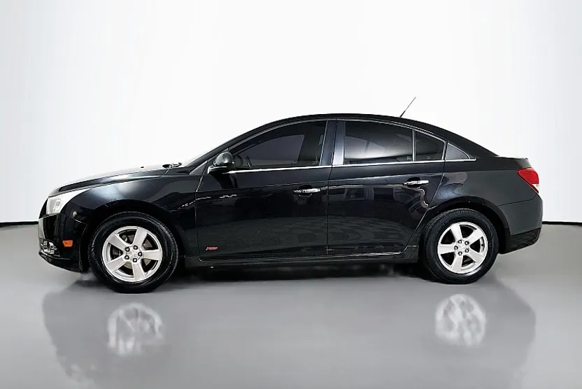 2013 Chevrolet Cruze photo 1