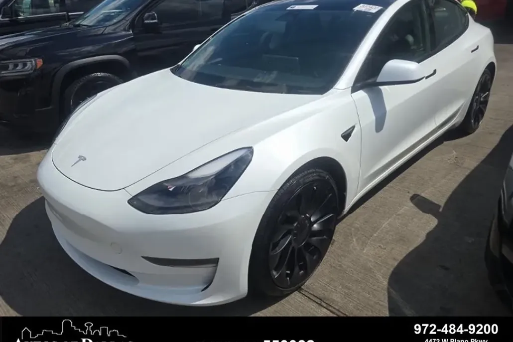2023 Tesla Model 3 Performance photo 1
