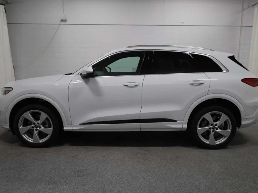 2025 Audi Q5 Premium Plus photo 1