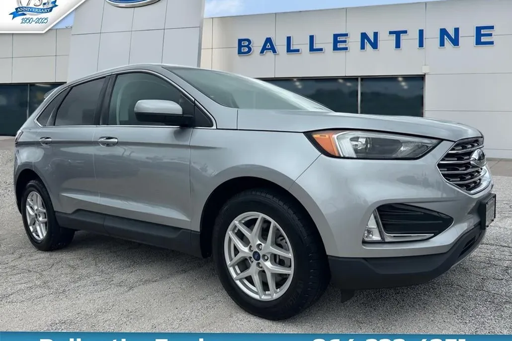 2022 Ford Edge SEL photo 1