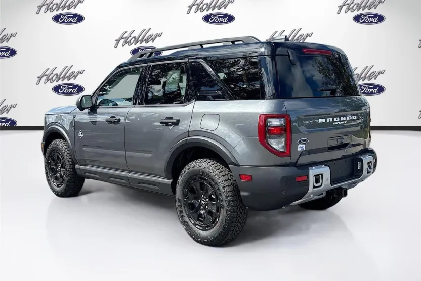 2025 Ford Bronco Sport Outer Banks photo 1