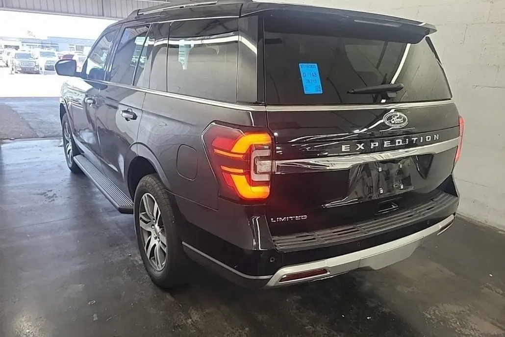 2024 Ford Expedition Limited photo 1