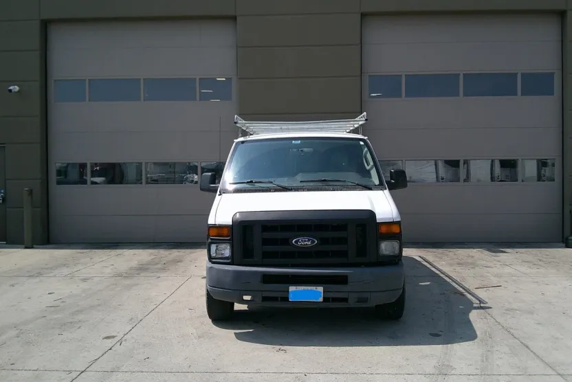 2009 Ford E-250 photo 1