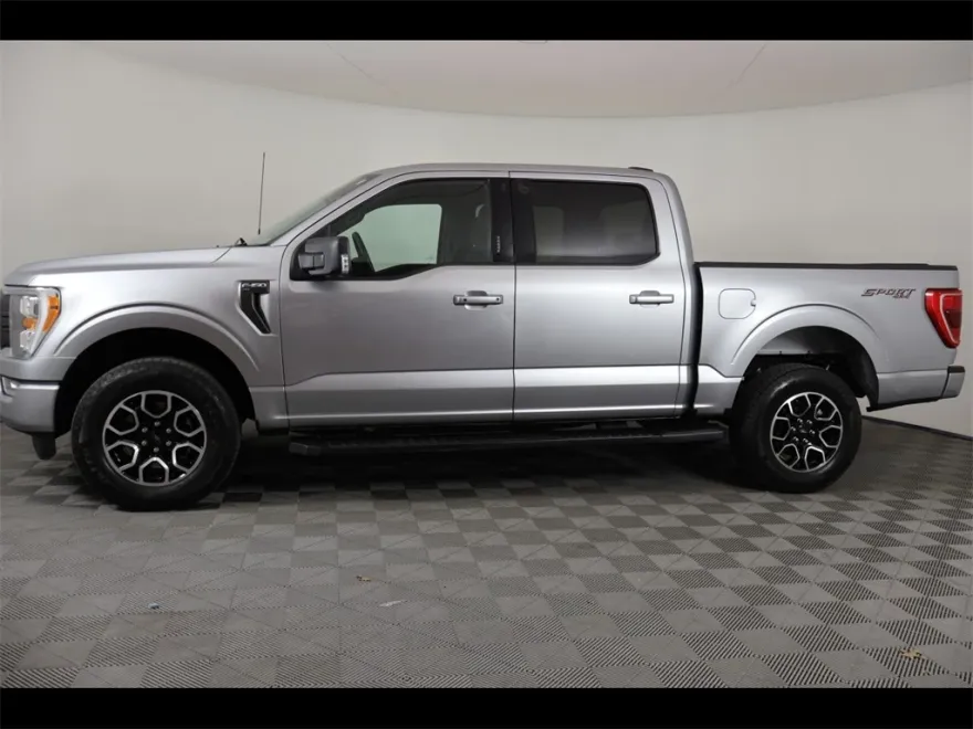 2023 Ford F-150 XLT photo 1